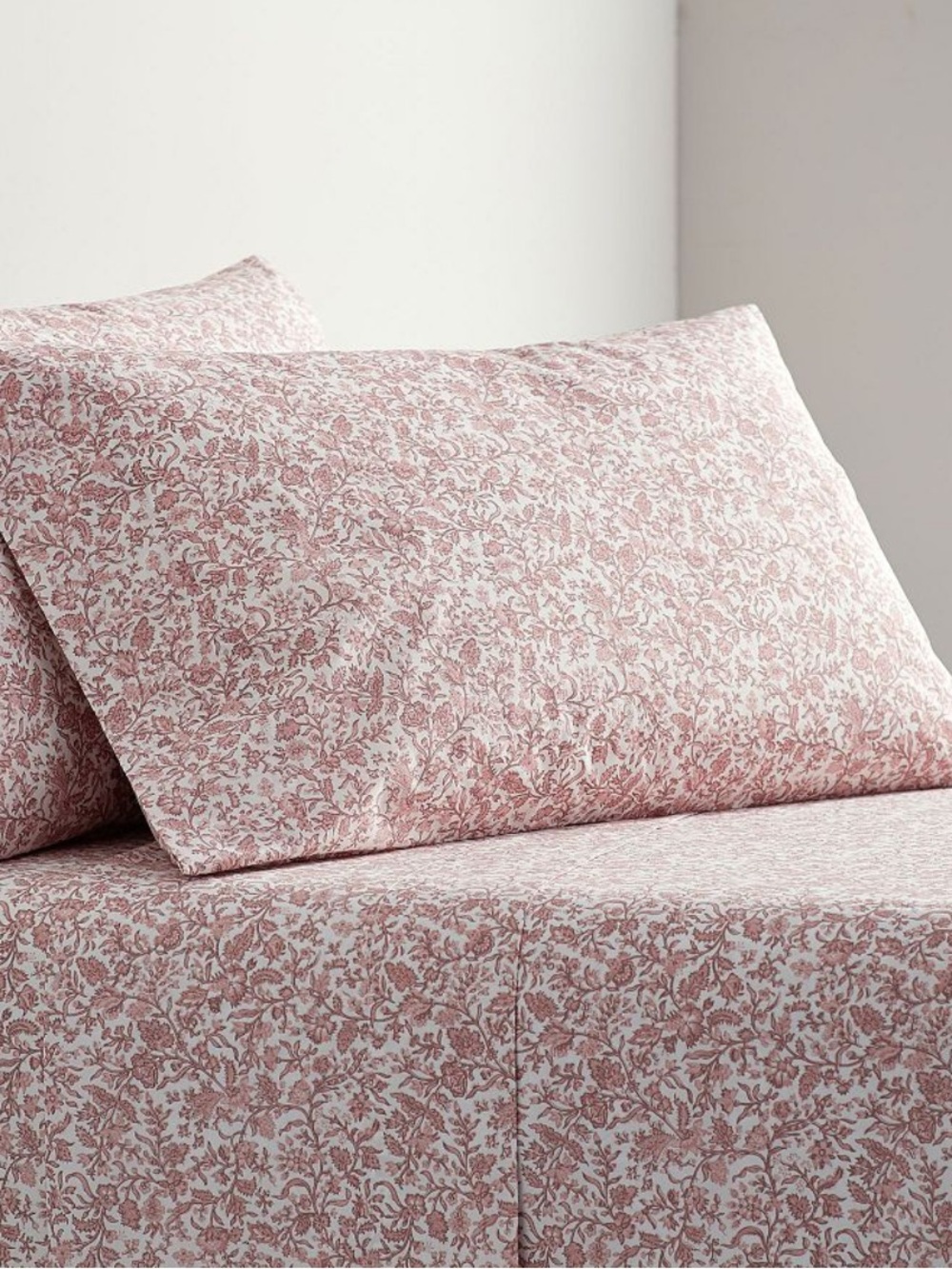Pottery Barn Aliya Standard Floral Organic Cotton Pillowcases - Set of 2 | NWT